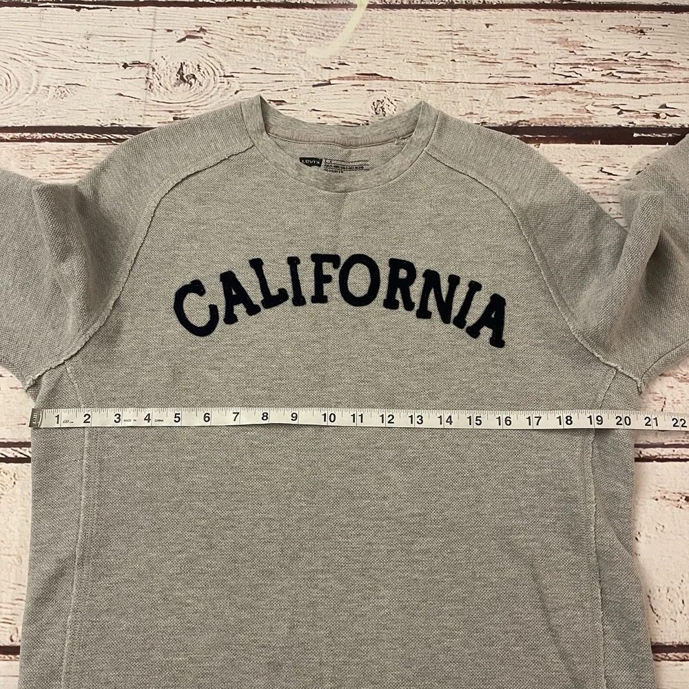 Levis California Light Sweater Gray Size Large Men's Rare!‎ Cozy